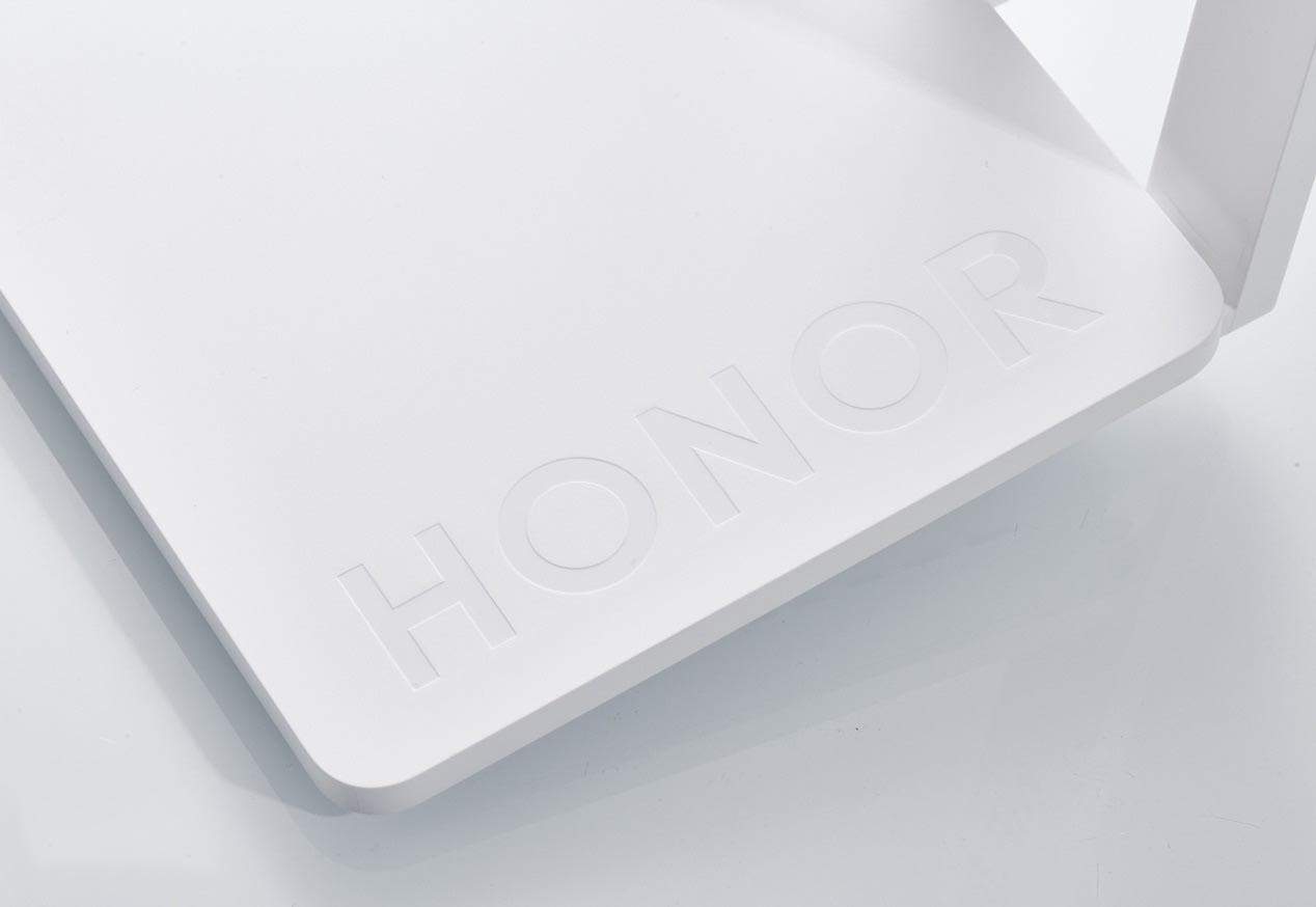 华为荣耀路由3评测 Wi-Fi 6+游戏加速 重新定义连接体验