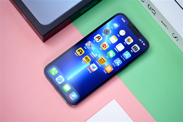 标准版终于要上高刷了!iPhone或2025年全系列引入LTPO技术