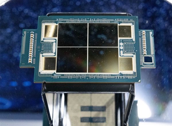 Bug修复 无需召回:Intel跳票两年的四代至强恢复出货