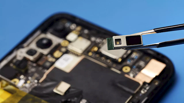 比Wi-Fi快100倍!Li-Fi无线传输标准802.11bb正式发布:带宽高达224GB/s