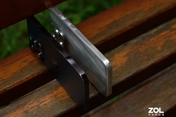 iPhone 15 Pro机模上手:外观几乎没变 全系换C口但涨价1000元