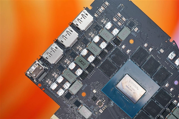 全黑化!NVIDIA RTX 4080 SUPER公版显卡图赏