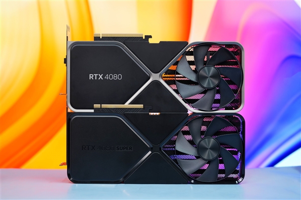全黑化!NVIDIA RTX 4080 SUPER公版显卡图赏