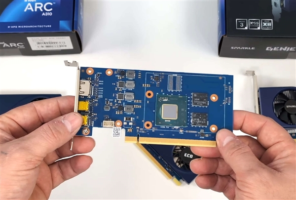 全球第一次!撼与将Intel A380做成了单插槽刀卡