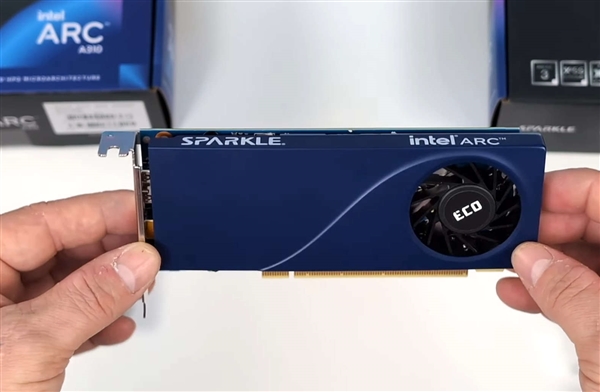 全球第一次!撼与将Intel A380做成了单插槽刀卡