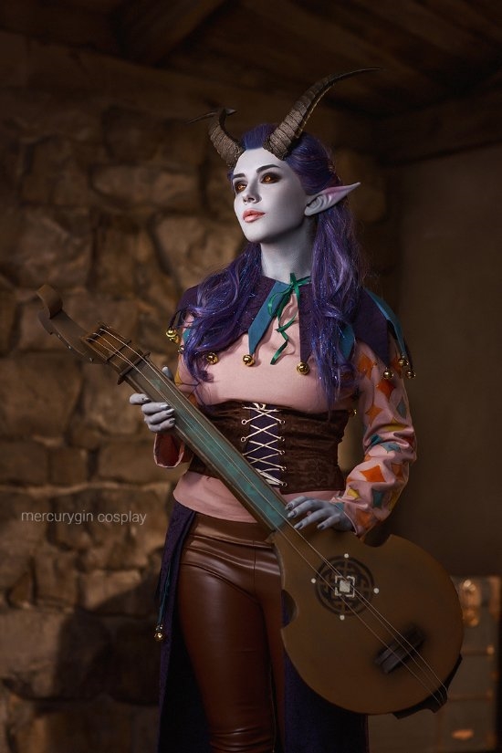 美女COS《博德之门3》腥红奥林超还原:逼真到像截图