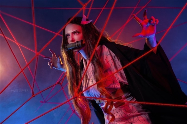 俄罗斯美女Cos《鬼灭之刃》祢豆子成年版:身材很傲人