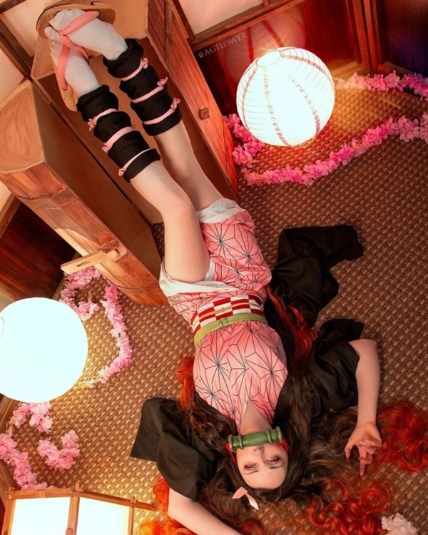 俄罗斯美女Cos《鬼灭之刃》祢豆子成年版:身材很傲人