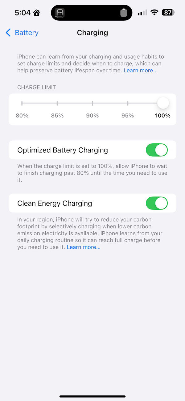延长iPhone电池寿命!iOS 18引入慢速充电器警告功能